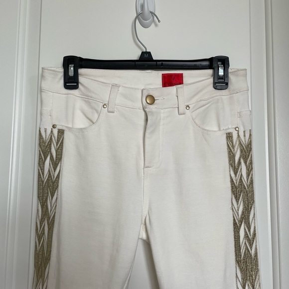 V Cristina Y2K White Skinny Jeans with Gold Embroidery Trim on Sides Size 2 - Picture 3 of 7